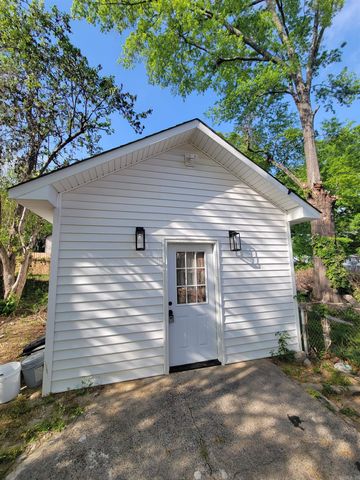 2209 W Long 17th Street, North Little Rock, AR 72114