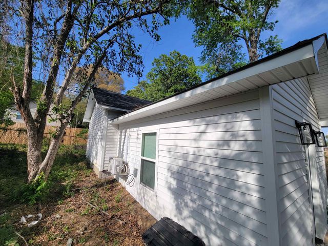 2209 W Long 17th Street, North Little Rock, AR 72114