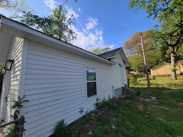 2209 W Long 17th Street, North Little Rock, AR 72114