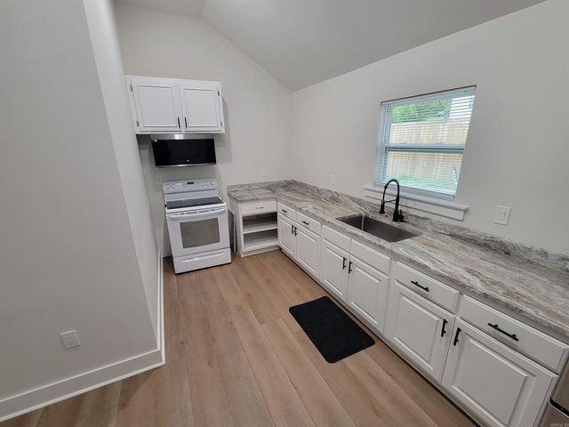 2209 W Long 17th Street, North Little Rock, AR 72114