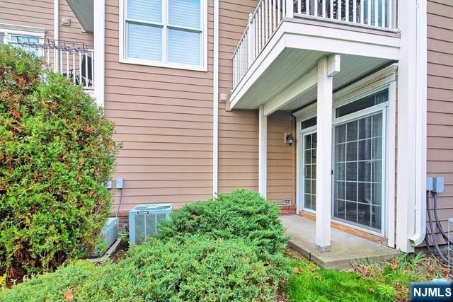453 Albany Court, West New York, NJ 07093