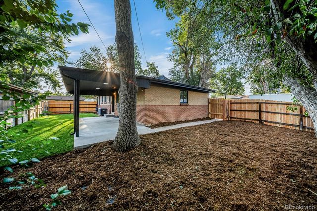 5594 W Iowa Avenue, Denver, CO 80232