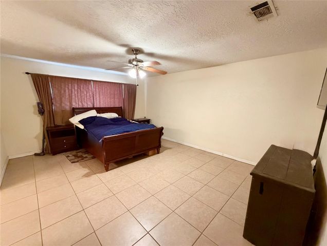 1201 N Heron Drive, Seabrook, TX 77586