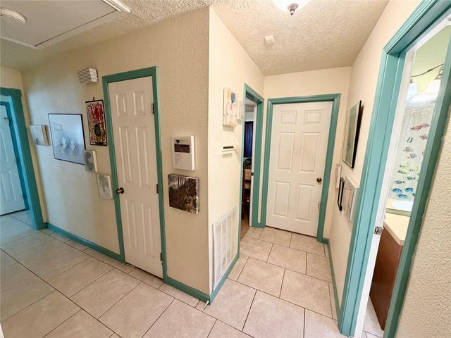 1201 N Heron Drive, Seabrook, TX 77586