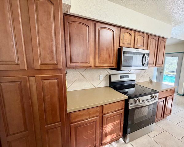1201 N Heron Drive, Seabrook, TX 77586
