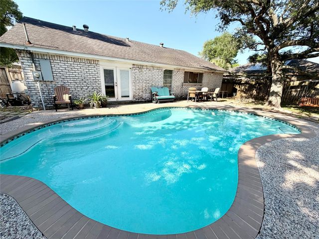 1201 N Heron Drive, Seabrook, TX 77586