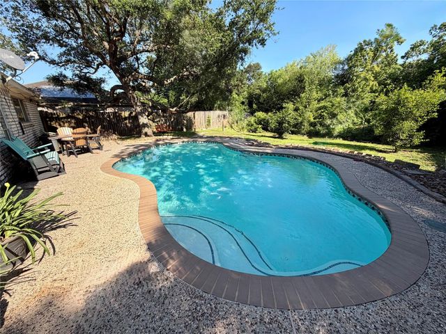 1201 N Heron Drive, Seabrook, TX 77586