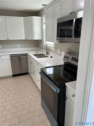 8002 TARKINGTON Dr, Richmond, VA 23227