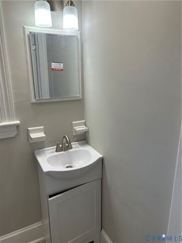 8002 TARKINGTON Dr, Richmond, VA 23227