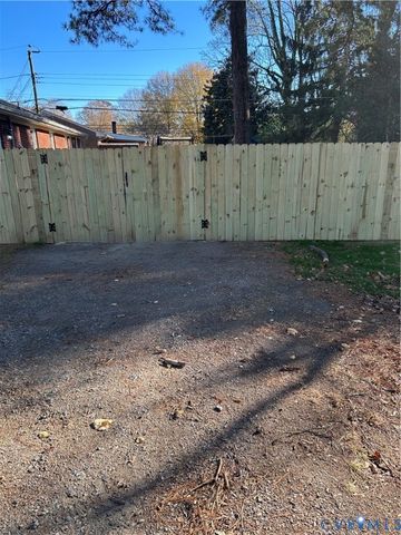 8002 TARKINGTON Dr, Richmond, VA 23227