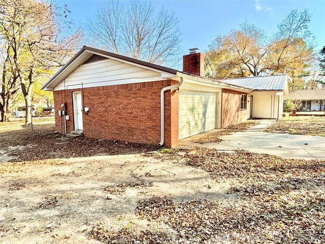 1000 N Bermuda Drive, Stigler, OK 74462