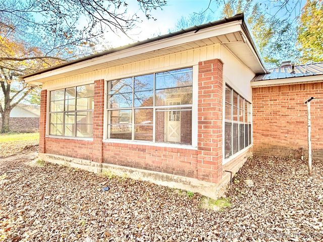 1000 N Bermuda Drive, Stigler, OK 74462
