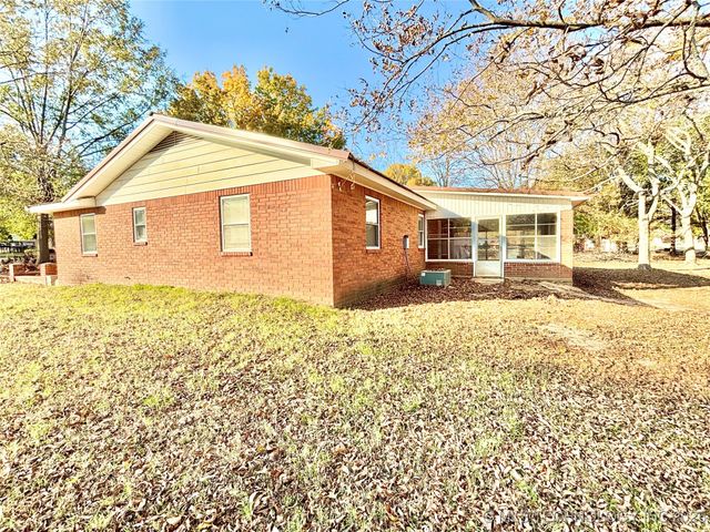 1000 N Bermuda Drive, Stigler, OK 74462