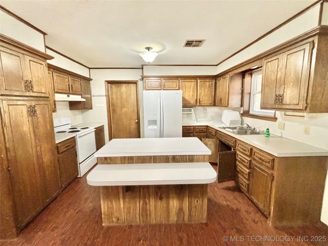 1000 N Bermuda Drive, Stigler, OK 74462