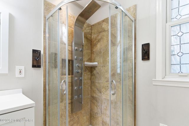 2613 S 5th St, Louisville, KY 40208