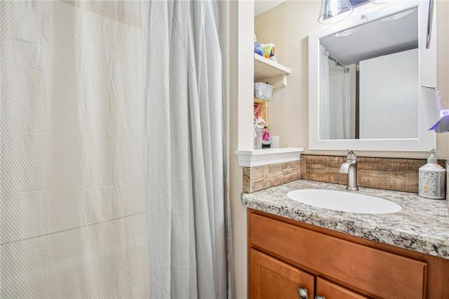 256 Breezeway Drive, Irondequoit, NY 14622