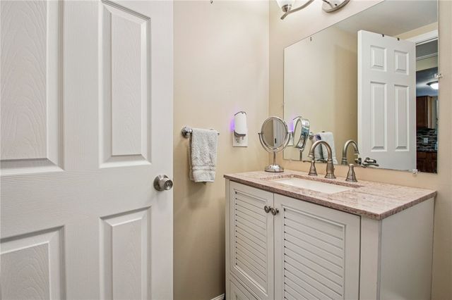 256 Breezeway Drive, Irondequoit, NY 14622