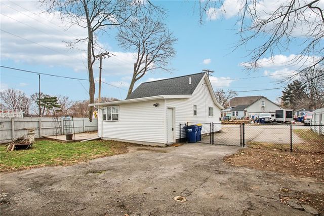 256 Breezeway Drive, Irondequoit, NY 14622