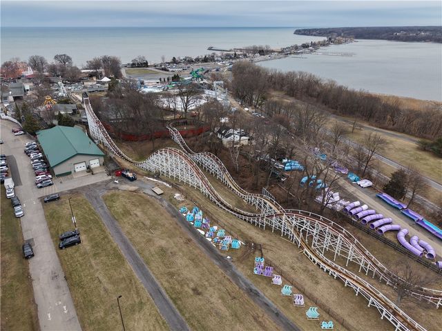 256 Breezeway Drive, Irondequoit, NY 14622