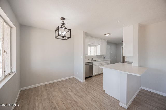 1140 W 7TH Street, Mesa, AZ 85201