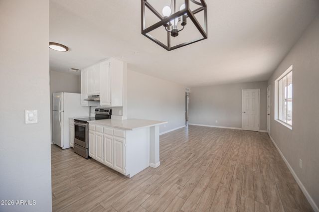 1140 W 7TH Street, Mesa, AZ 85201
