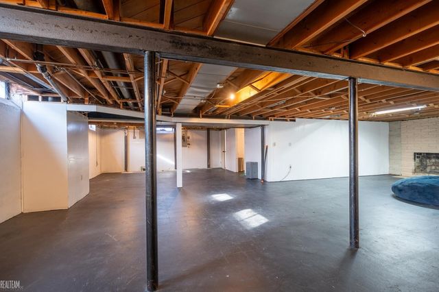 26703 Dover Court, Warren, MI 48089