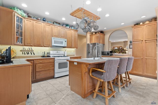 4105 FARVIEW DR, Rapid City, SD 57702