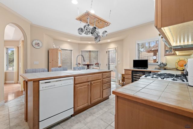 4105 FARVIEW DR, Rapid City, SD 57702