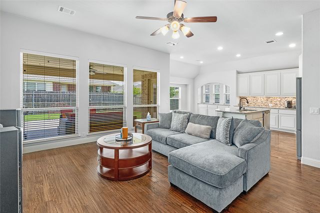 3445 Varsity Drive, Oak Point, TX 75068