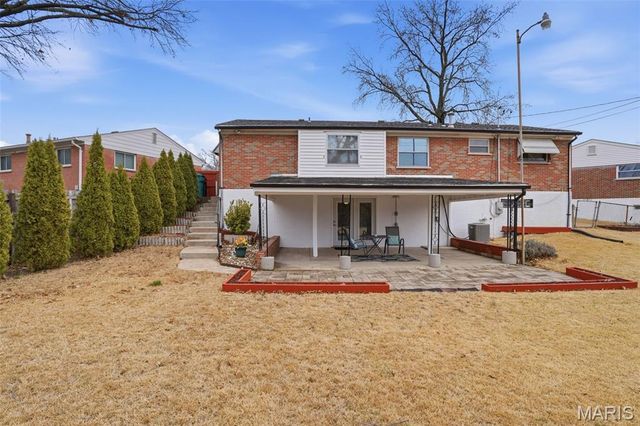 4100 Whippoorwill Drive, St Louis, MO 63123