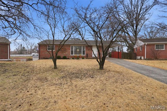 4100 Whippoorwill Drive, St Louis, MO 63123