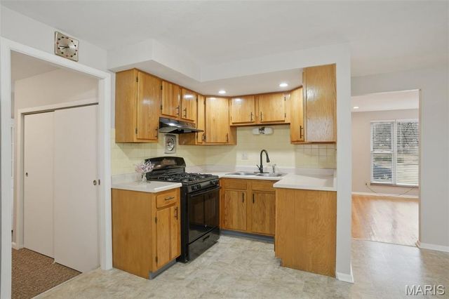 4100 Whippoorwill Drive, St Louis, MO 63123