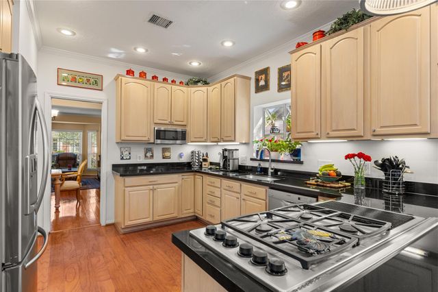 3902 Haven Pines Drive, Kingwood, TX 77345