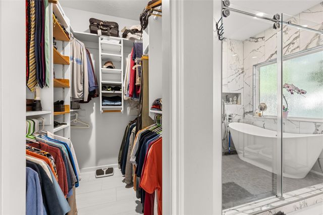 3902 Haven Pines Drive, Kingwood, TX 77345