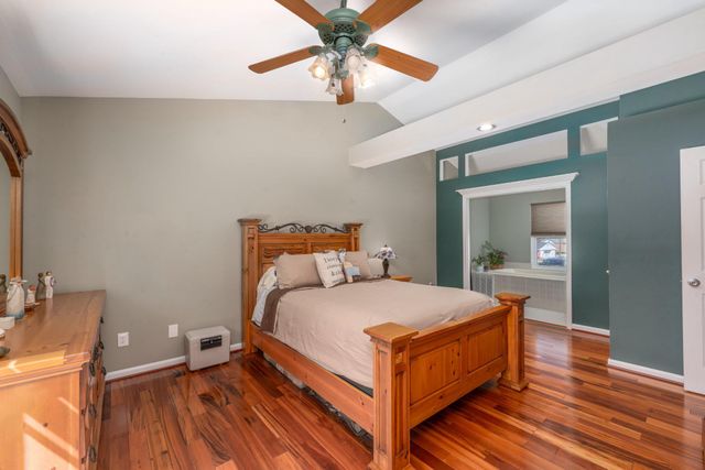 202 ST MARYS RD, Essex, MD 21221