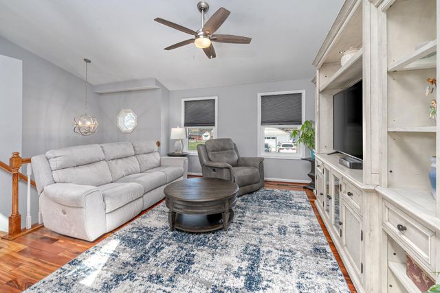 202 ST MARYS RD, Essex, MD 21221