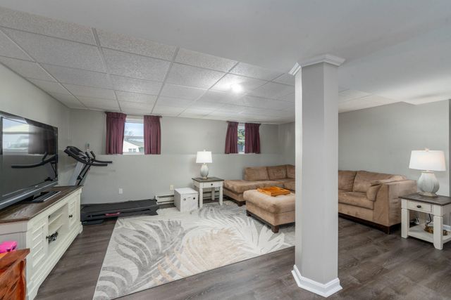 202 ST MARYS RD, Essex, MD 21221