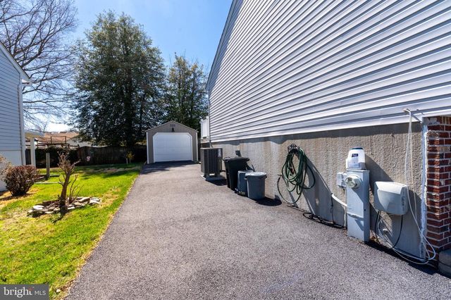 202 ST MARYS RD, Essex, MD 21221
