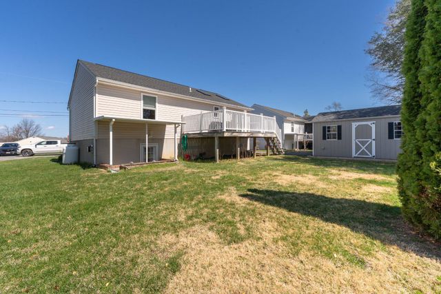 202 ST MARYS RD, Essex, MD 21221