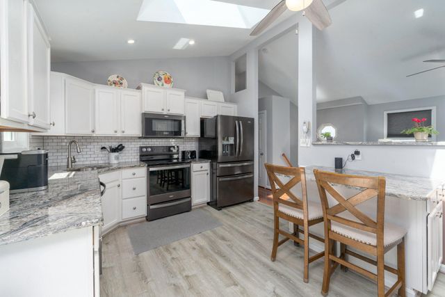 202 ST MARYS RD, Essex, MD 21221