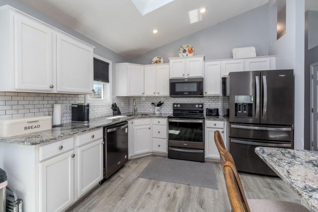 202 ST MARYS RD, Essex, MD 21221