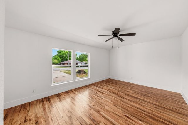 4435 Flo Avenue, Cockrell Hill, TX 75211