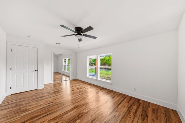 4435 Flo Avenue, Cockrell Hill, TX 75211