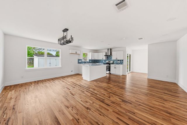 4435 Flo Avenue, Cockrell Hill, TX 75211