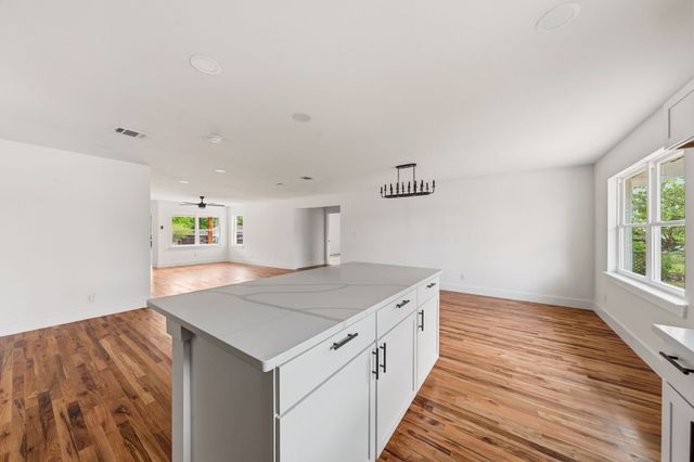 4435 Flo Avenue, Cockrell Hill, TX 75211