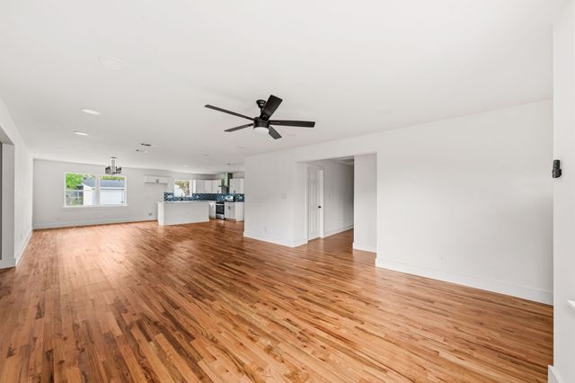 4435 Flo Avenue, Cockrell Hill, TX 75211