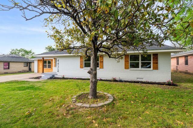 4435 Flo Avenue, Cockrell Hill, TX 75211