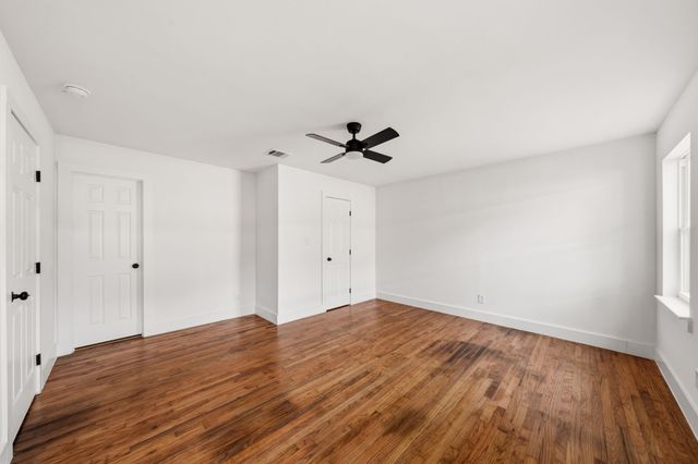 4435 Flo Avenue, Cockrell Hill, TX 75211