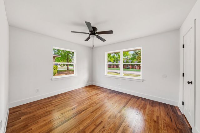 4435 Flo Avenue, Cockrell Hill, TX 75211