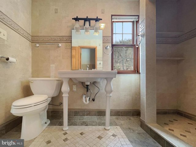 794 CLAREMONT AVE, Tamaqua, PA 18252